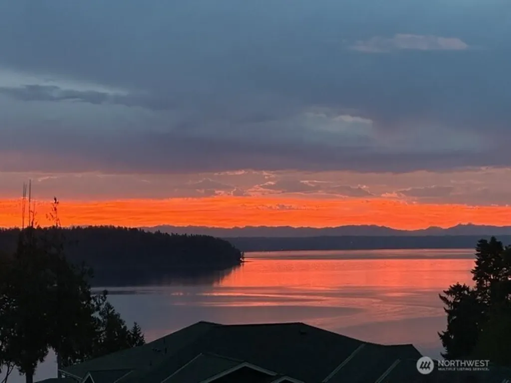8102 E Perelli Lane Port Orchard WA 98366
