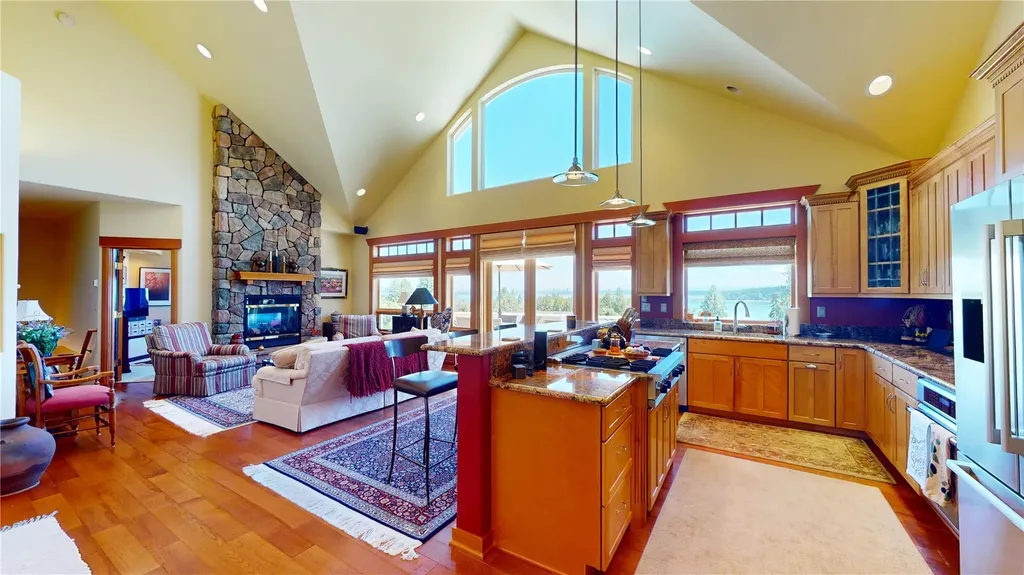 8102 E Perelli Lane Port Orchard WA 98366