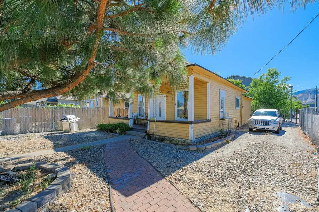 814 Cascade Street Wenatchee WA 98801