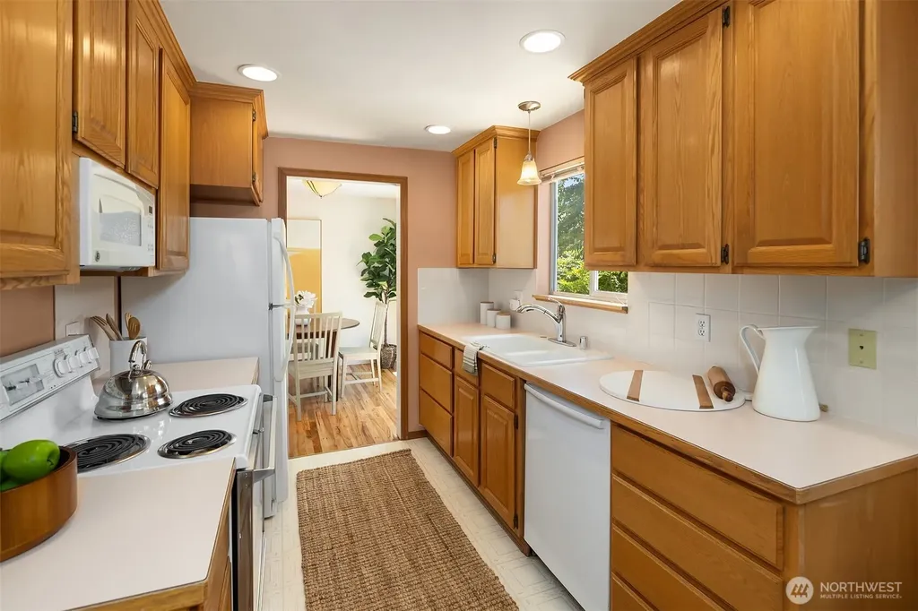 4220 191st Street SW Lynnwood WA 98036