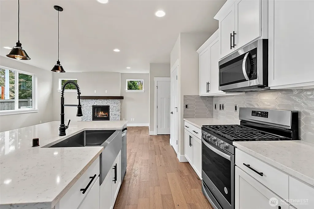 14227 SE 284th Place Kent WA 98042
