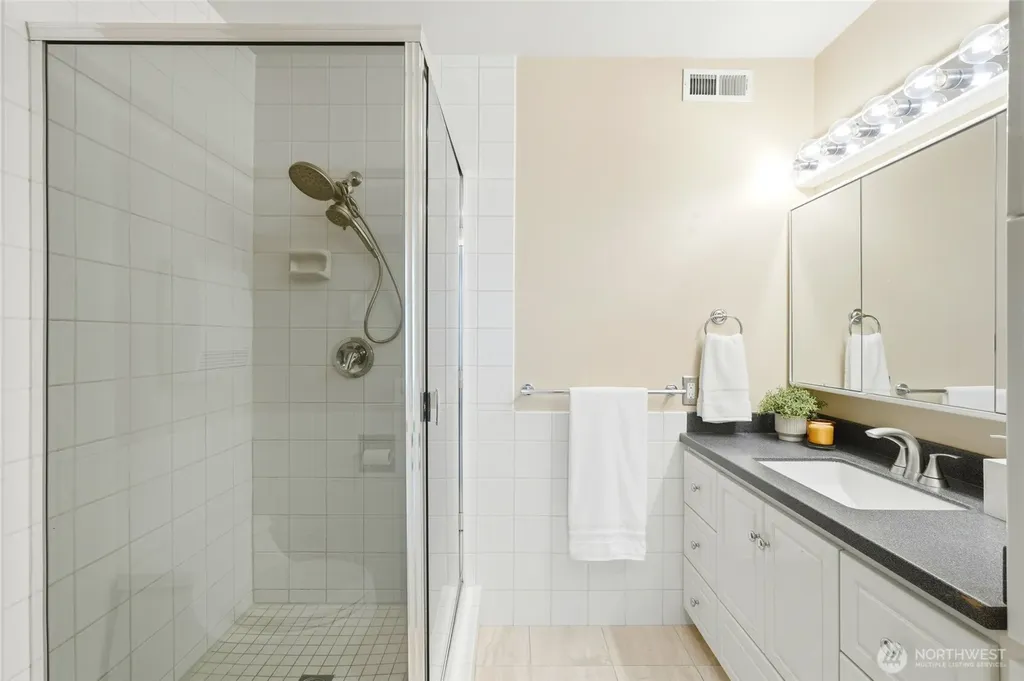 6333 Lake Washington Boulevard NE Kirkland WA 98033