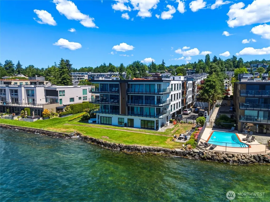 6333 Lake Washington Boulevard NE Kirkland WA 98033