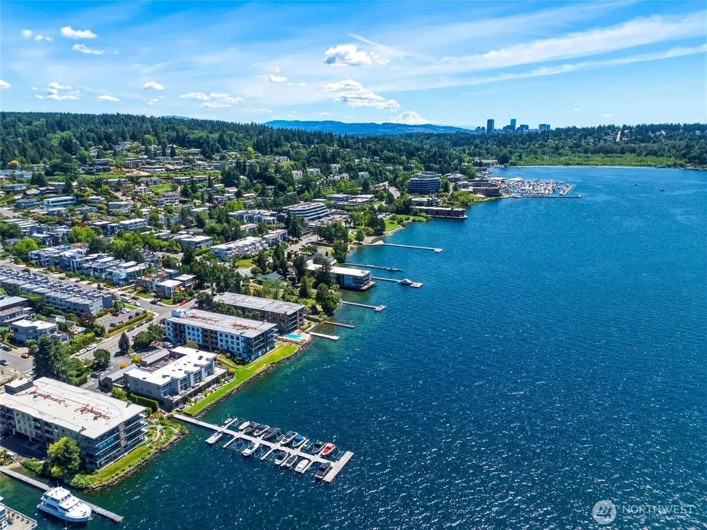 6333 Lake Washington Boulevard NE Kirkland WA 98033