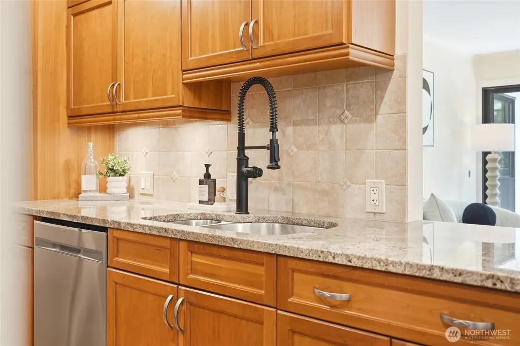 6333 Lake Washington Boulevard NE Kirkland WA 98033