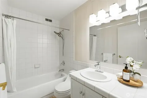 6333 Lake Washington Boulevard NE Kirkland WA 98033