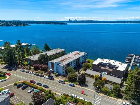 6333 Lake Washington Boulevard NE Kirkland WA 98033