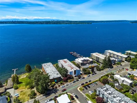 6333 Lake Washington Boulevard NE Kirkland WA 98033