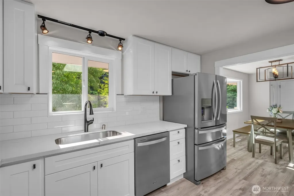 19156 66th Place NE Kenmore WA 98028