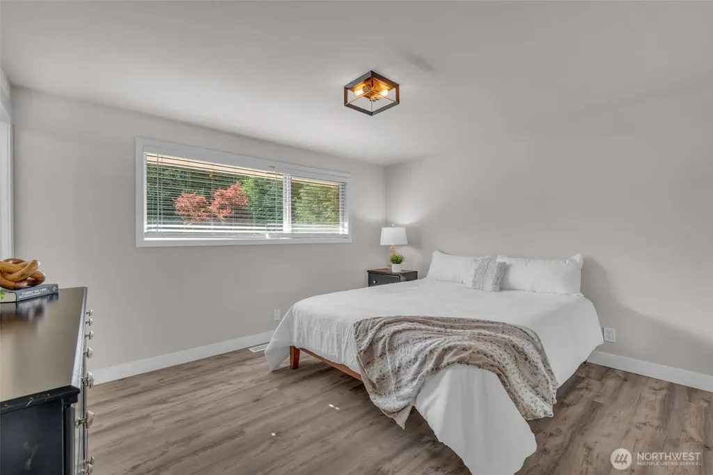 19156 66th Place NE Kenmore WA 98028