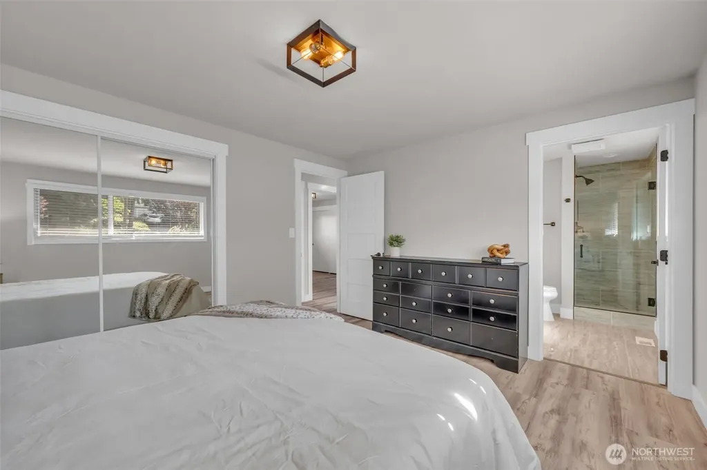 19156 66th Place NE Kenmore WA 98028