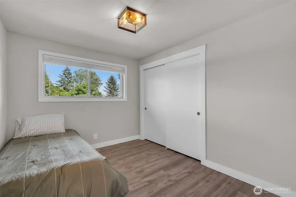 19156 66th Place NE Kenmore WA 98028