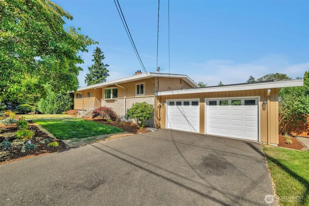 19156 66th Place NE Kenmore WA 98028