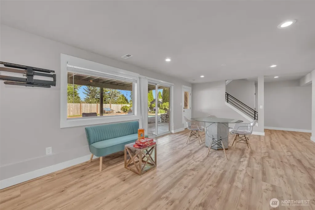 19156 66th Place NE Kenmore WA 98028