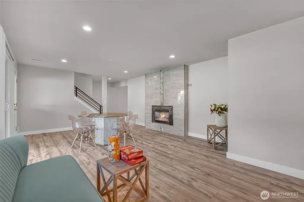 19156 66th Place NE Kenmore WA 98028