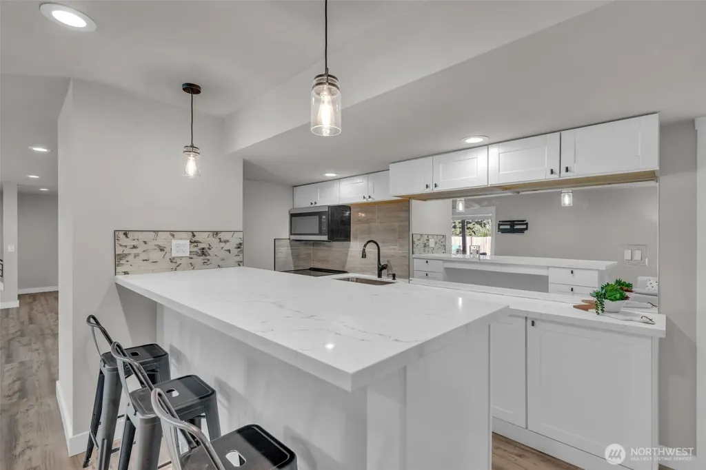 19156 66th Place NE Kenmore WA 98028