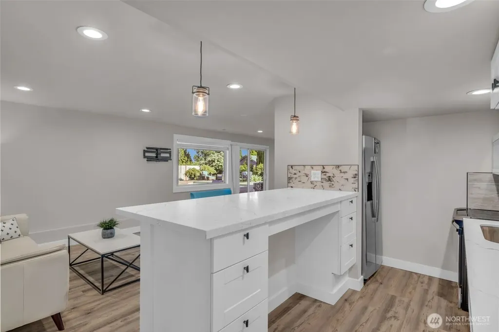 19156 66th Place NE Kenmore WA 98028