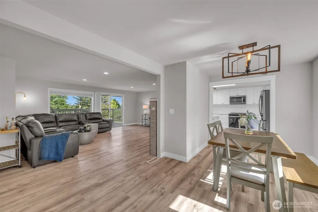 19156 66th Place NE Kenmore WA 98028