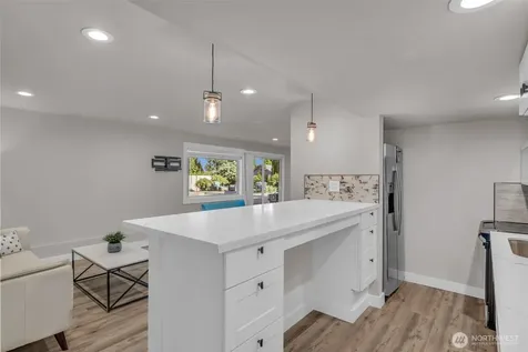 19156 66th Place NE Kenmore WA 98028