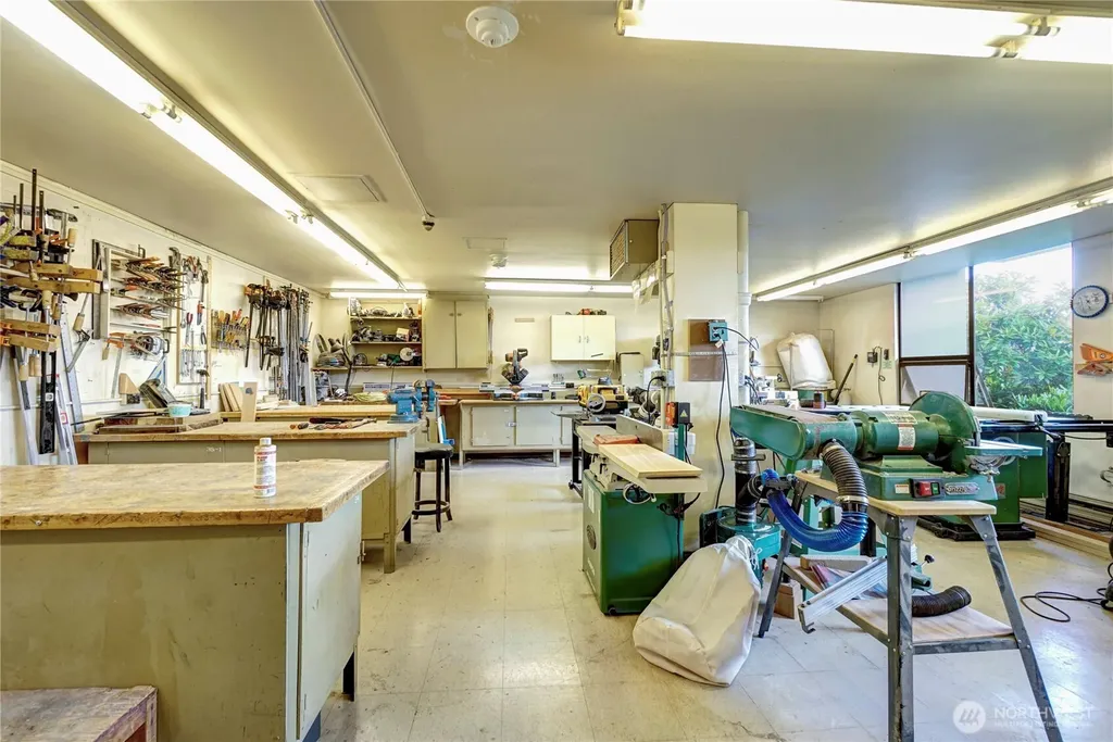 6535 Seaview Avenue NW Seattle WA 98117