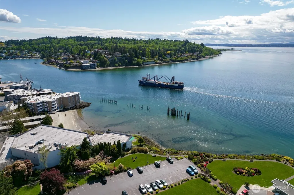 6535 Seaview Avenue NW Seattle WA 98117