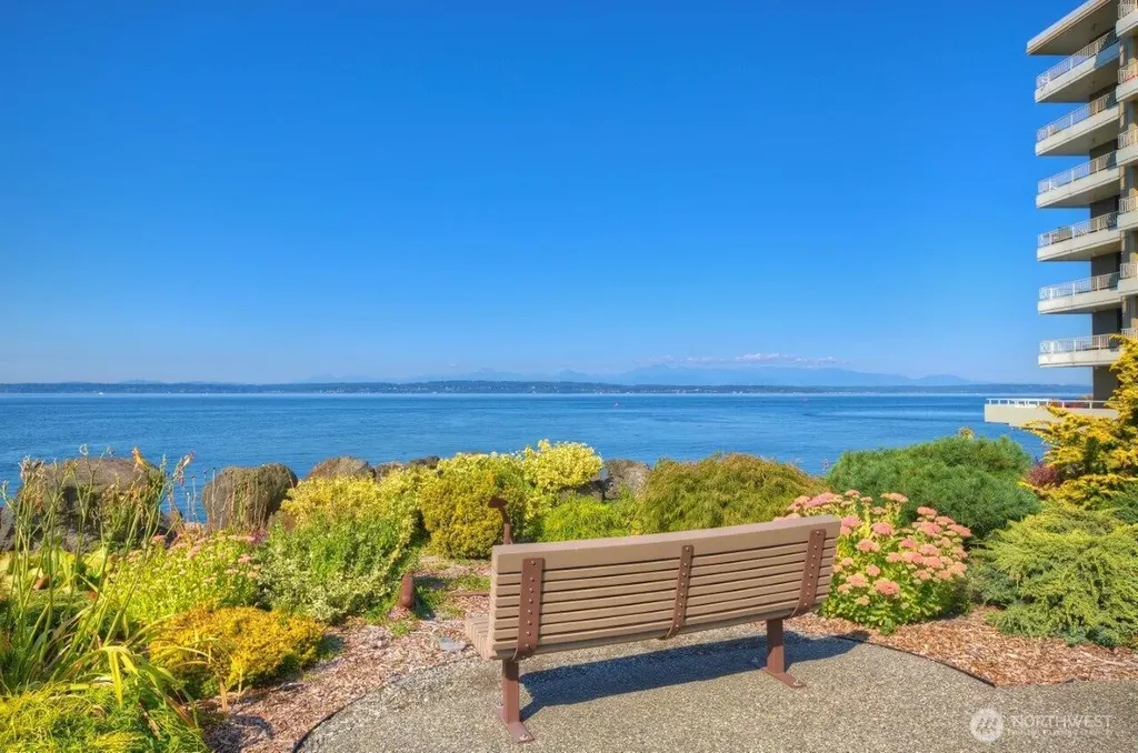 6535 Seaview Avenue NW Seattle WA 98117