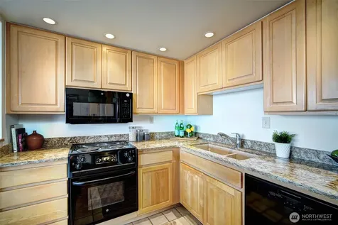 6535 Seaview Avenue NW Seattle WA 98117