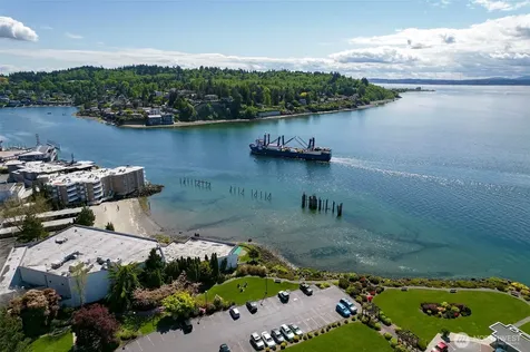 6535 Seaview Avenue NW Seattle WA 98117