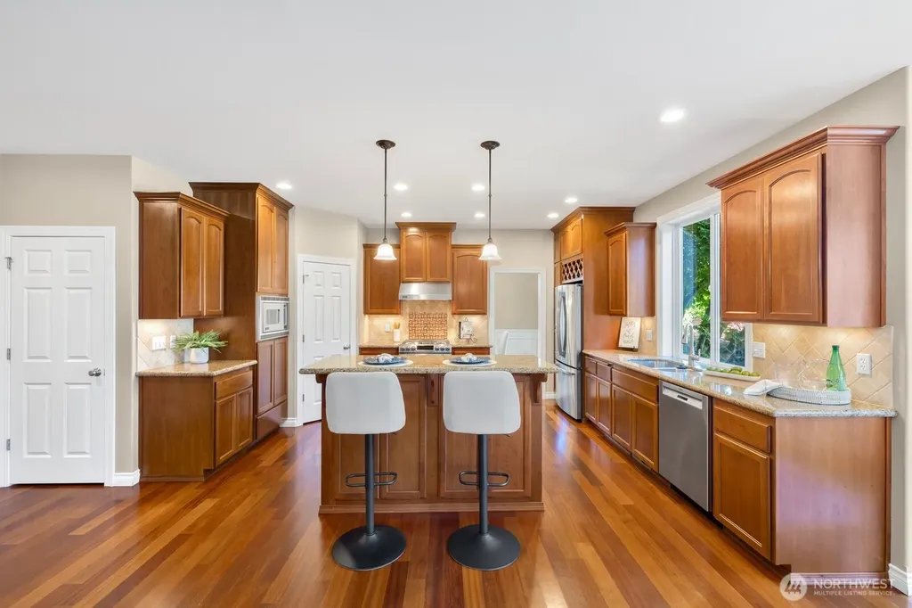 21715 31st St. E. Lake Tapps WA 98391