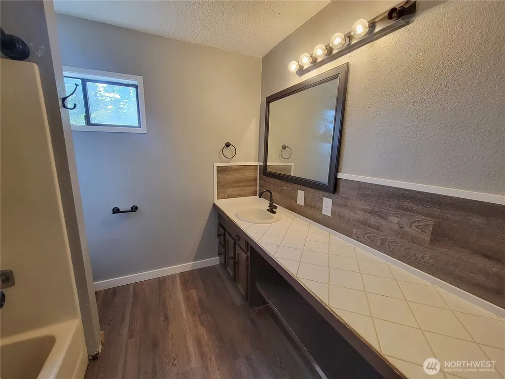 111 NE Briggadun Drive Belfair WA 98528
