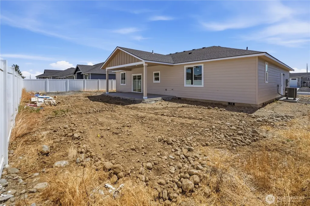 909 NE 6th Avenue Ephrata WA 98823