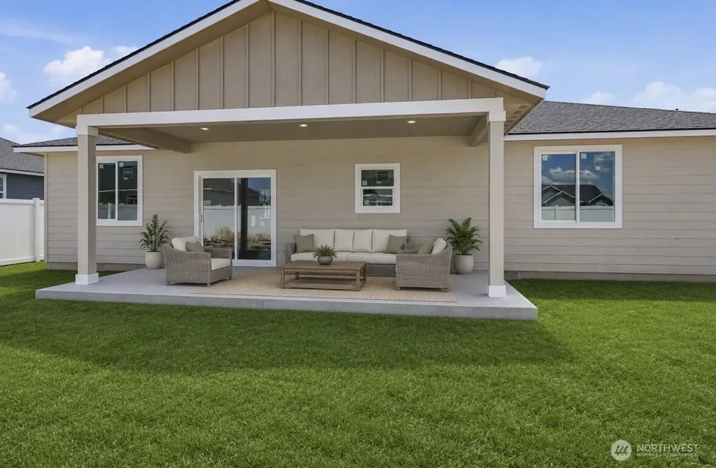 909 NE 6th Avenue Ephrata WA 98823