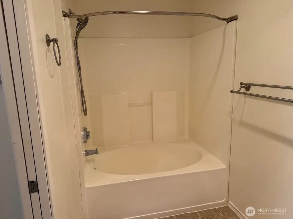 23512 55 Avenue S Kent WA 98032