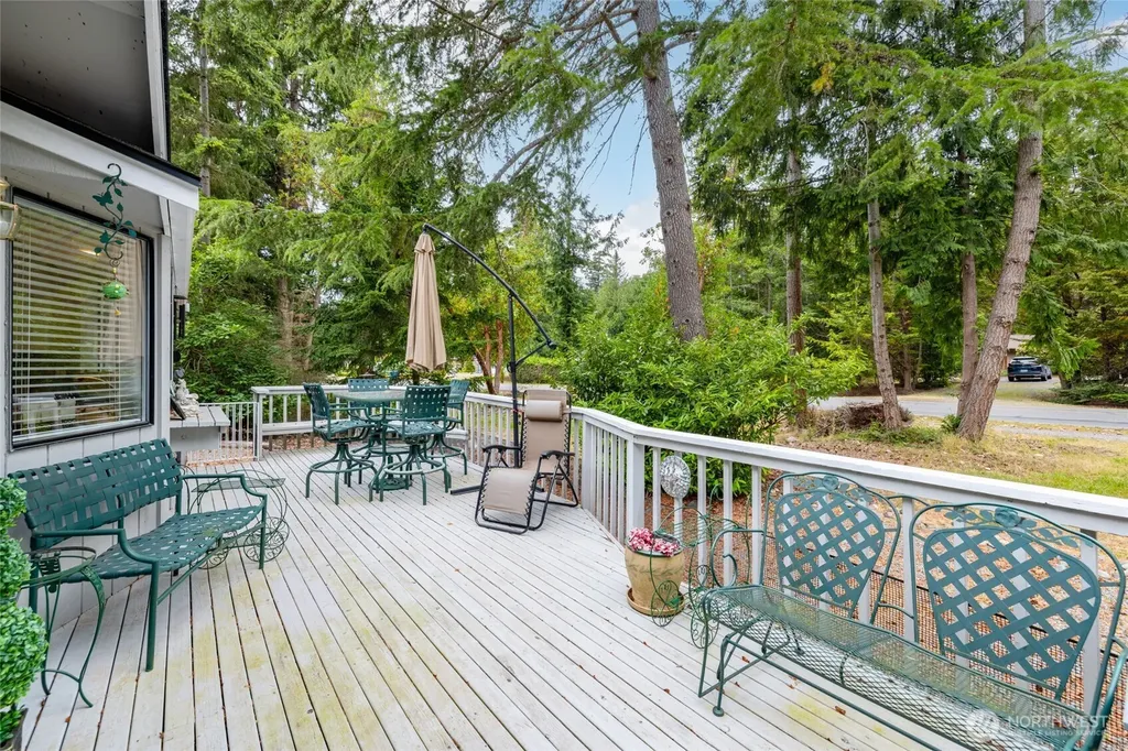 283 Quilcene Place La Conner WA 98257