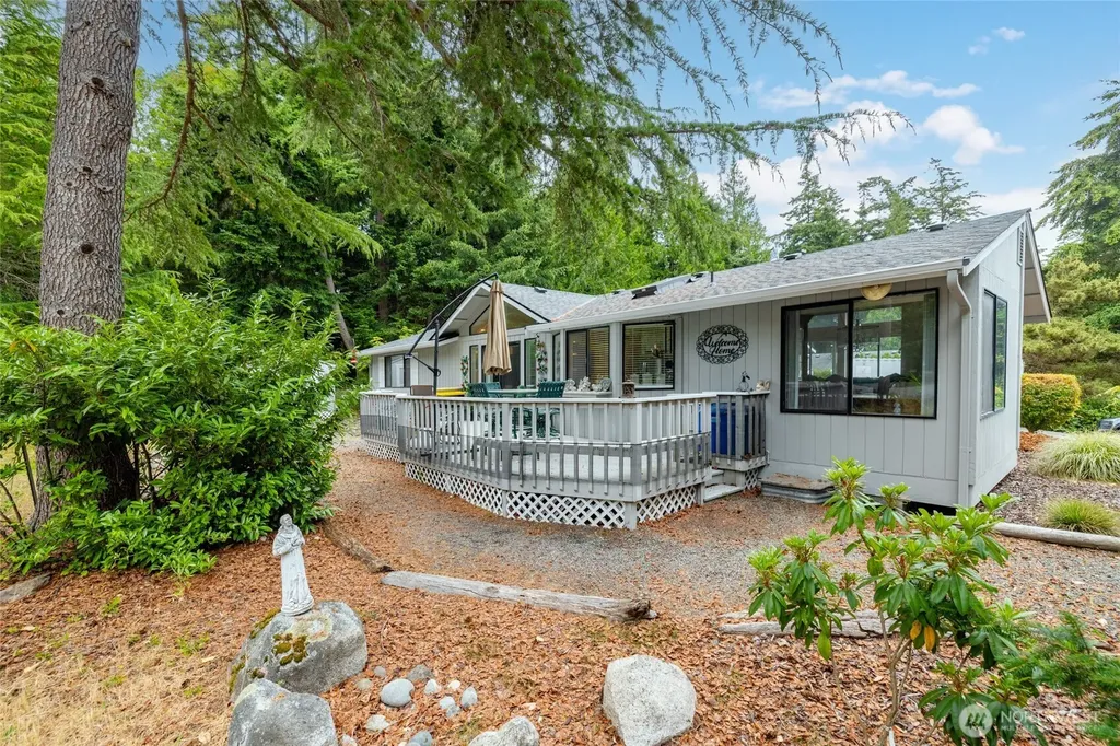 283 Quilcene Place La Conner WA 98257