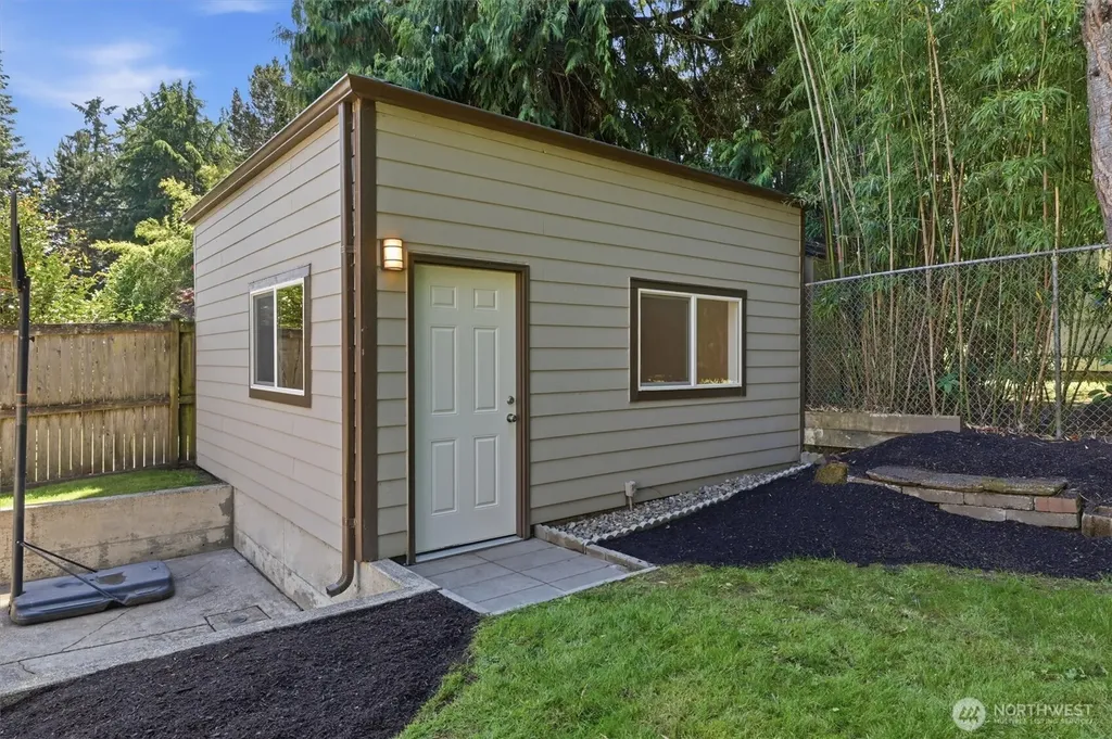 18823 SE 42nd Street Issaquah WA 98027