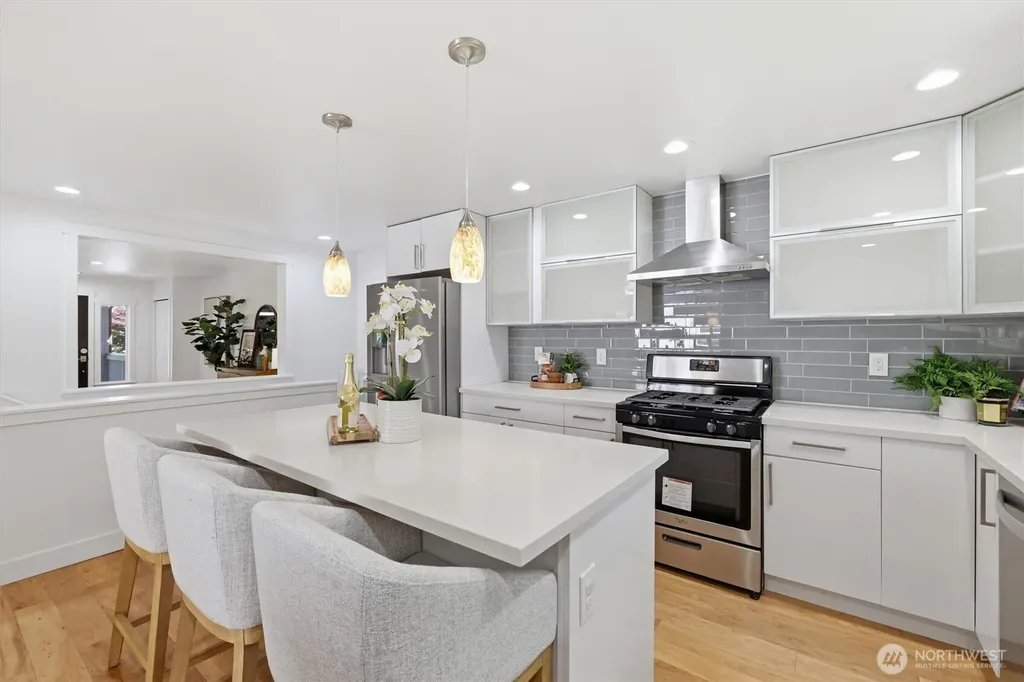 18823 SE 42nd Street Issaquah WA 98027