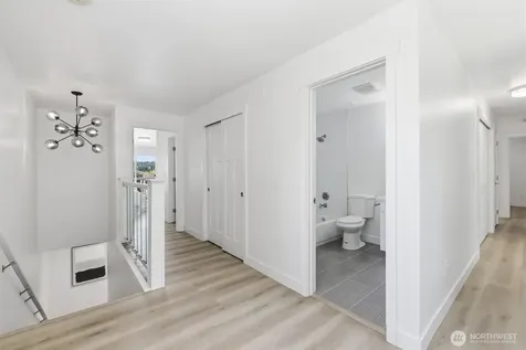 18823 SE 42nd Street Issaquah WA 98027