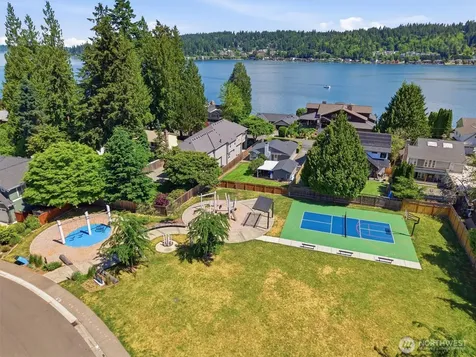 18823 SE 42nd Street Issaquah WA 98027