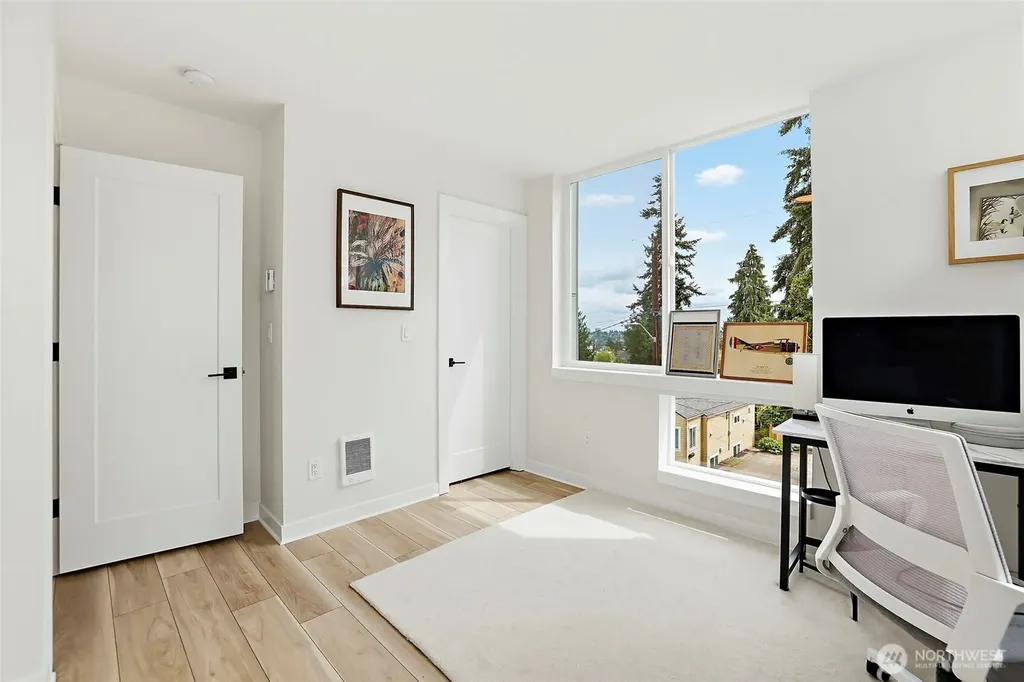 902 86th Street Seattle WA 98103