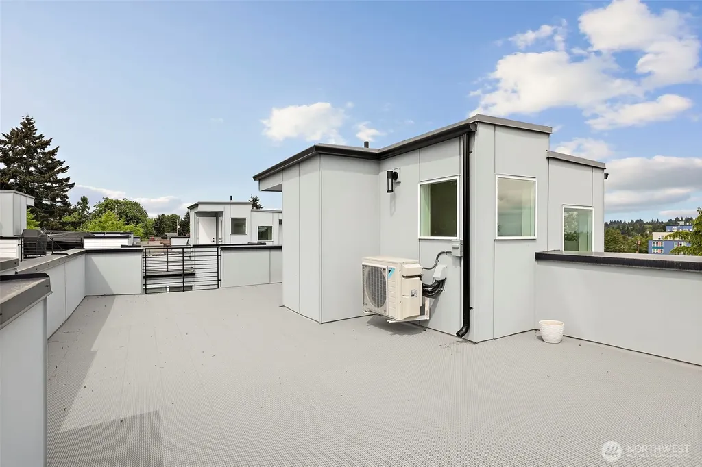902 86th Street Seattle WA 98103