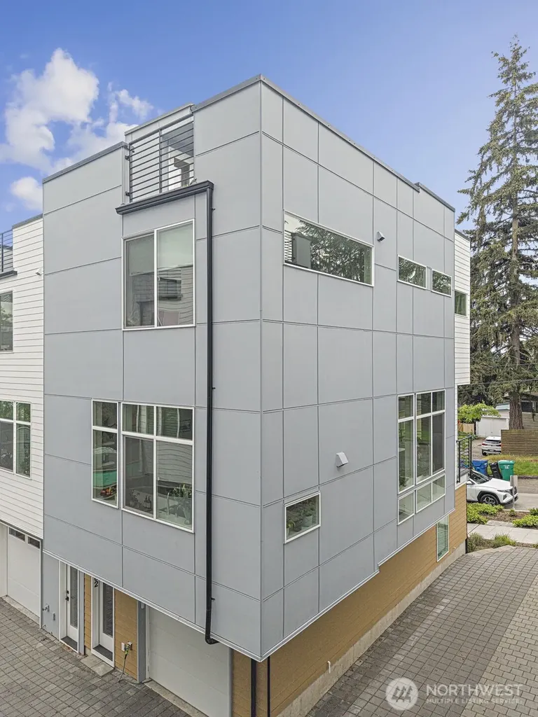 902 86th Street Seattle WA 98103