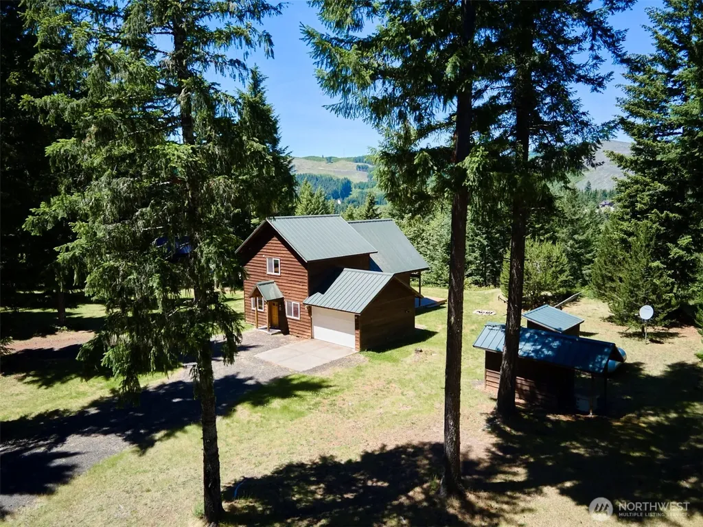 502 Loowit Lane Cougar WA 98616