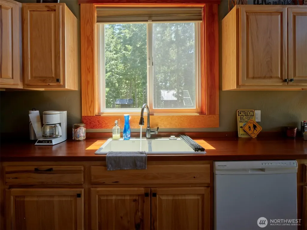 502 Loowit Lane Cougar WA 98616