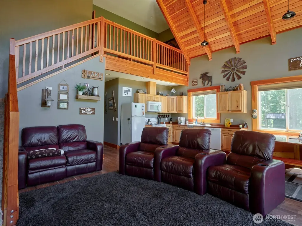 502 Loowit Lane Cougar WA 98616