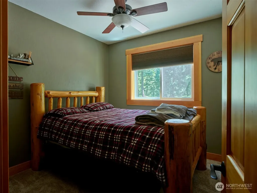 502 Loowit Lane Cougar WA 98616