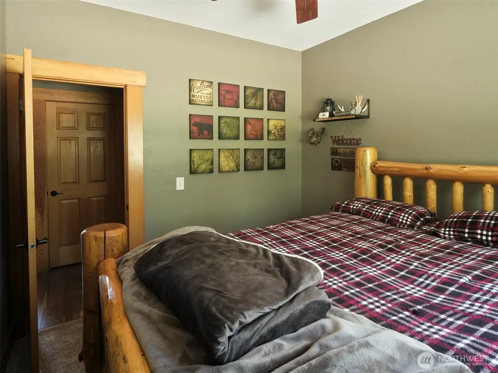 502 Loowit Lane Cougar WA 98616