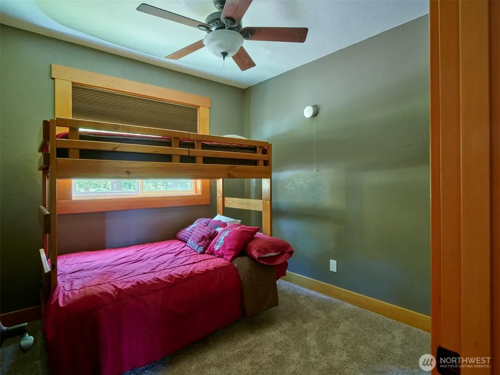 502 Loowit Lane Cougar WA 98616