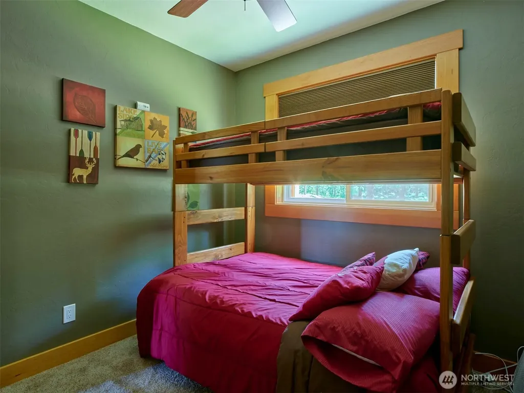 502 Loowit Lane Cougar WA 98616