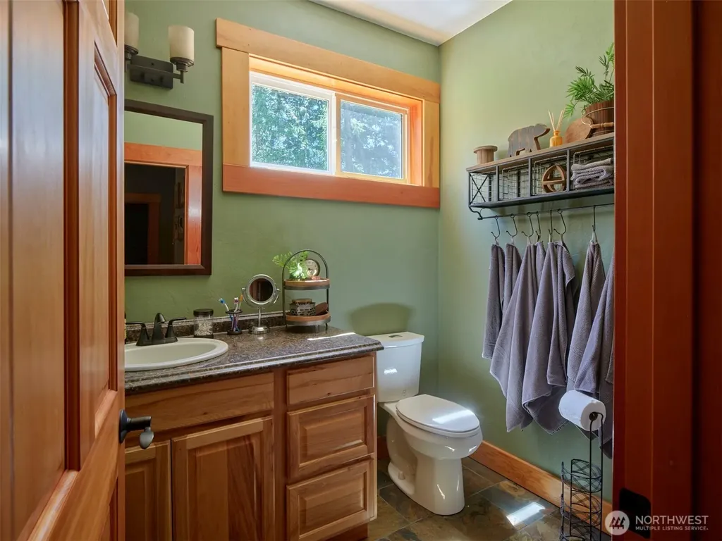 502 Loowit Lane Cougar WA 98616